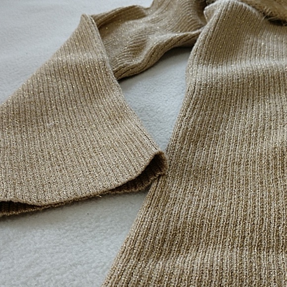 NEW Event Sweater Top Off Shoulder Frayed Furry collar Pullover NY Collection S - Picture 7 of 9